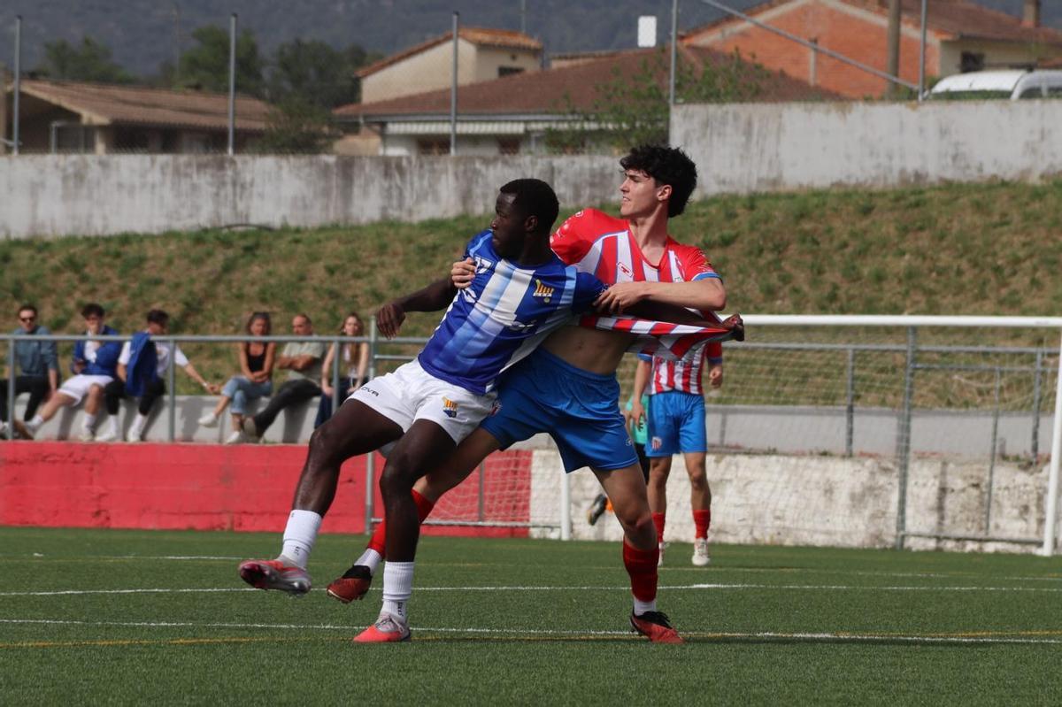 Sicka brega amb un defensa.