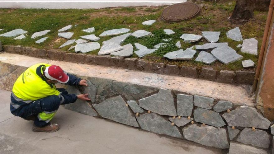 Carreño lleva a cabo mejoras en la fuente y el lavadero de Santarúa