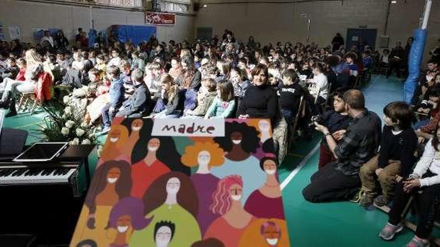 Asistentes a la presentación del libro, en primer término.