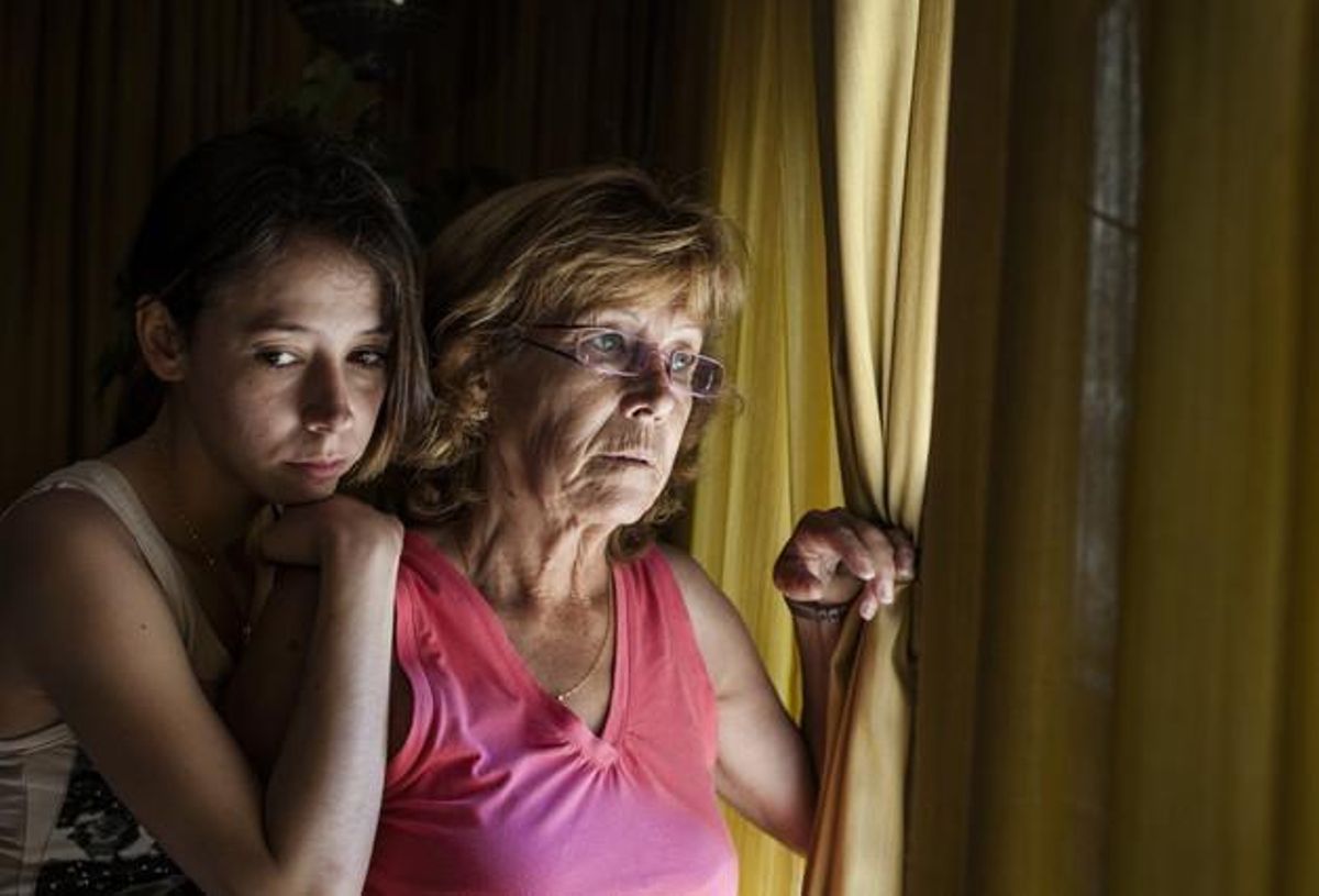 María del Carmen García i la seva filla Verónica, al despatx del seu advocat a Alacant. María del Carmen García i la seva filla Verónica, al despatx del seu advocat a Alacant.