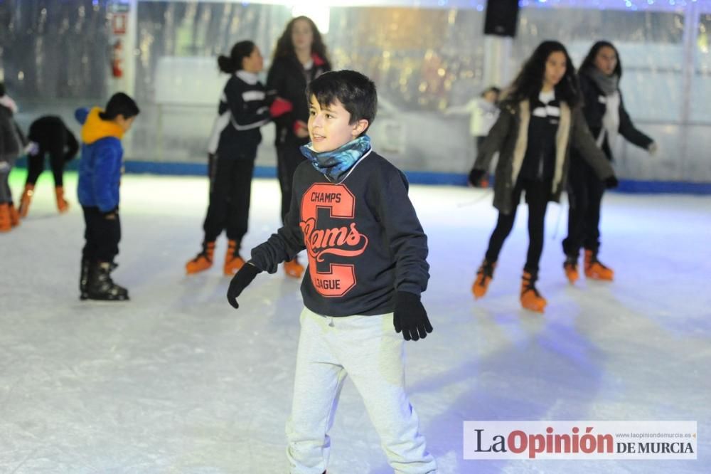 ¡Ya es Navidad en Murcia! Con pista de hielo inclu