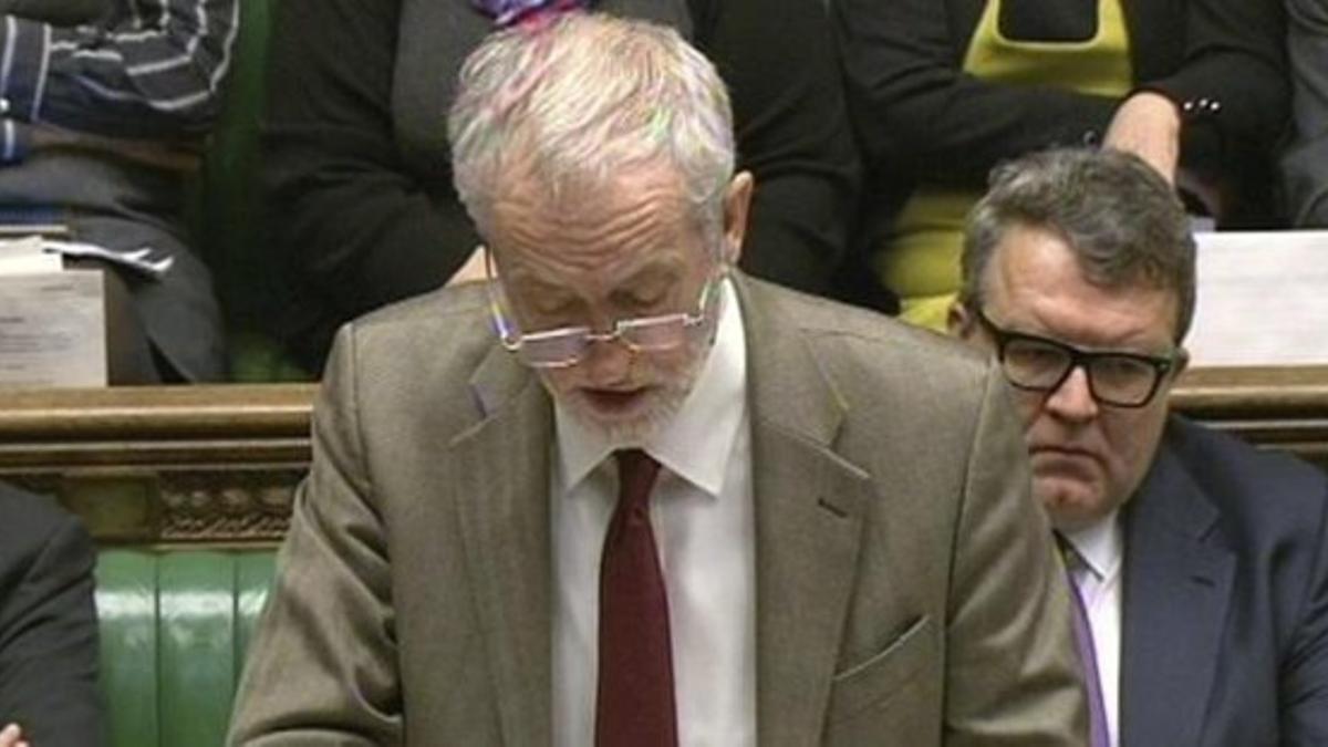 Captura de un video que muestra a Corbyn hablando en la Cámara de los Comunes, el jueves.