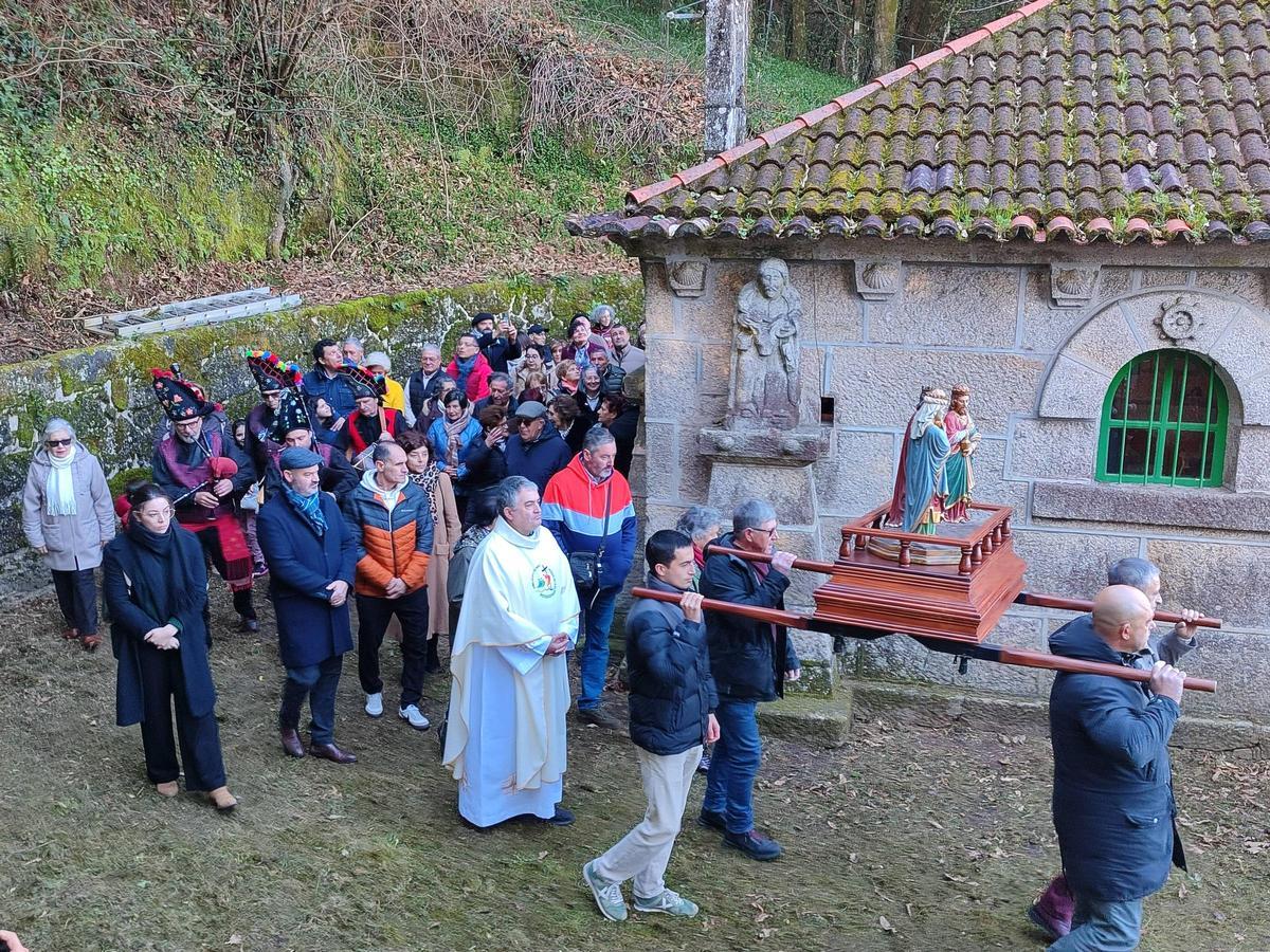 La Romaría de Santos Reis en Bueu, en la capilla diseñada por Urbano Lugrís