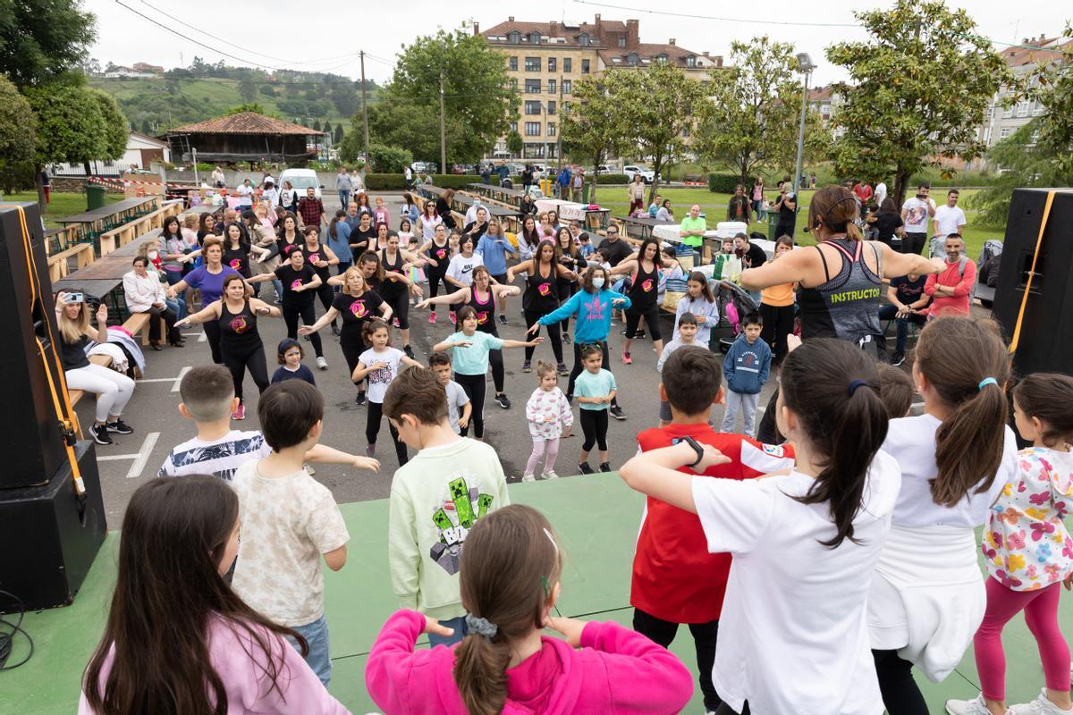 Llenazo en Lugo de Llanera: la jornada en familia desborda las previsiones