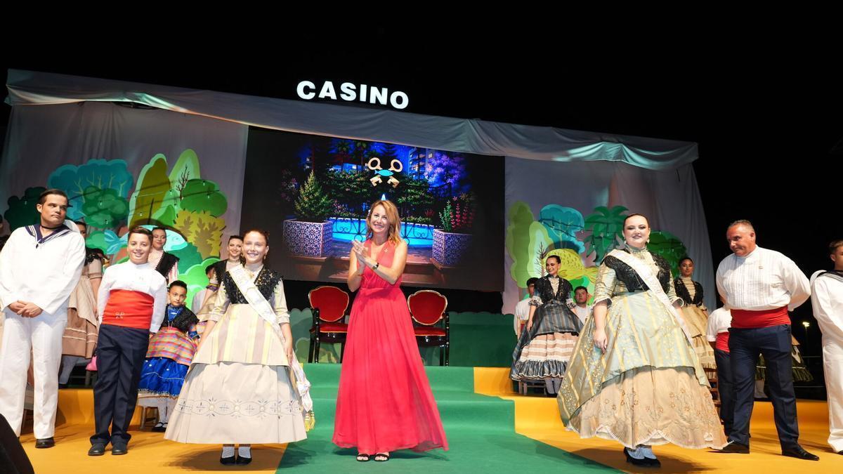 Las mejores imágenes de la proclamación de Claudia Albert Giner y María Safont Fallánas, reinas de las Fiestas de Sant Pere 2026