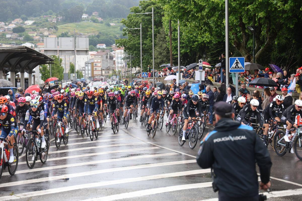La salida de La Vuelta a España femenina.