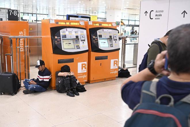El Govern justifica que no va enviar una alerta mòbil pel tall de Rodalies al no ser una emergència de seguretat