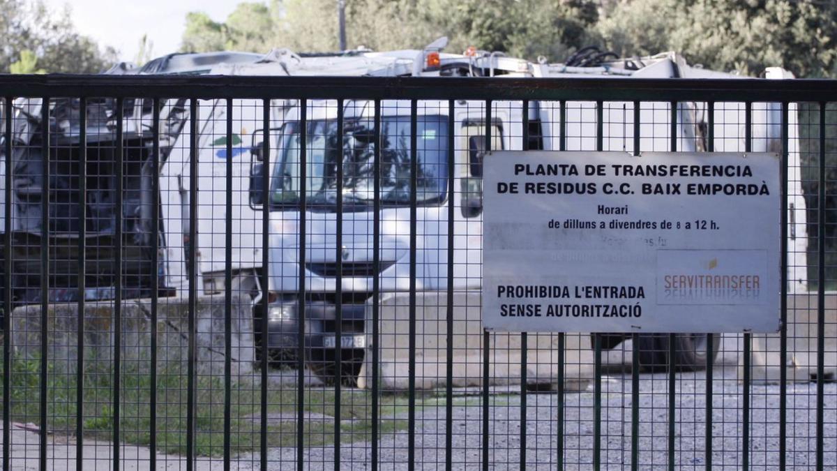 Planta de transferència de deixalles del Baix Empordà, en una imatge d’arxiu. | MARC MARTÍ