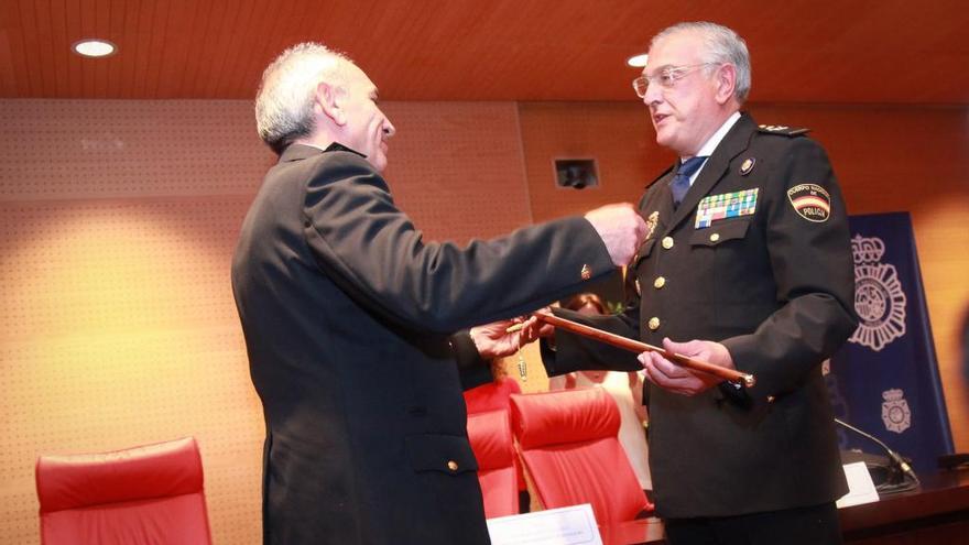 El nuevo jefe de la Policía Nacional de Baleares durante su toma de posesión