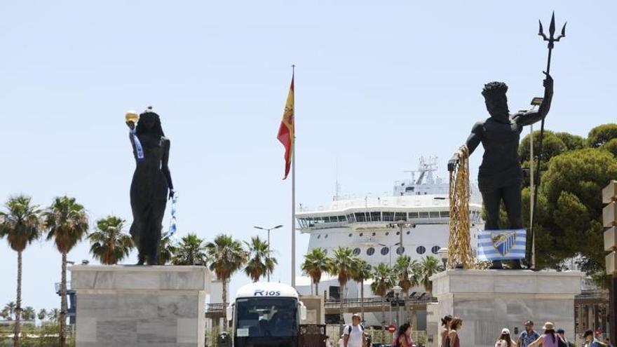 El PSOE asegura que las firmas para las esculturas del Puerto no son 12.000 sino algo más de 7.000, ...