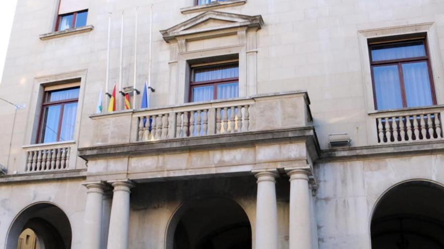 Figueres anul·la els casaments a l&#039;Ajuntament i limita l&#039;assistència als funerals