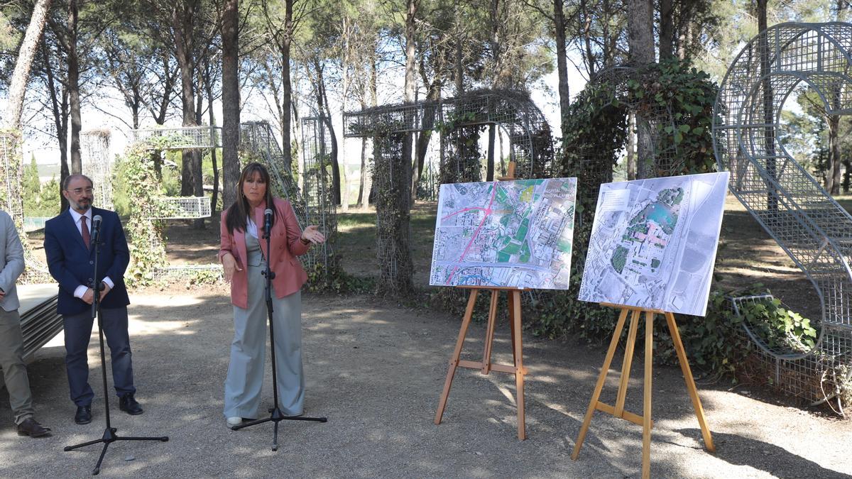 El presidente Lambán y la consejera Repollés, este jueves, durante la presentación del proyecto.