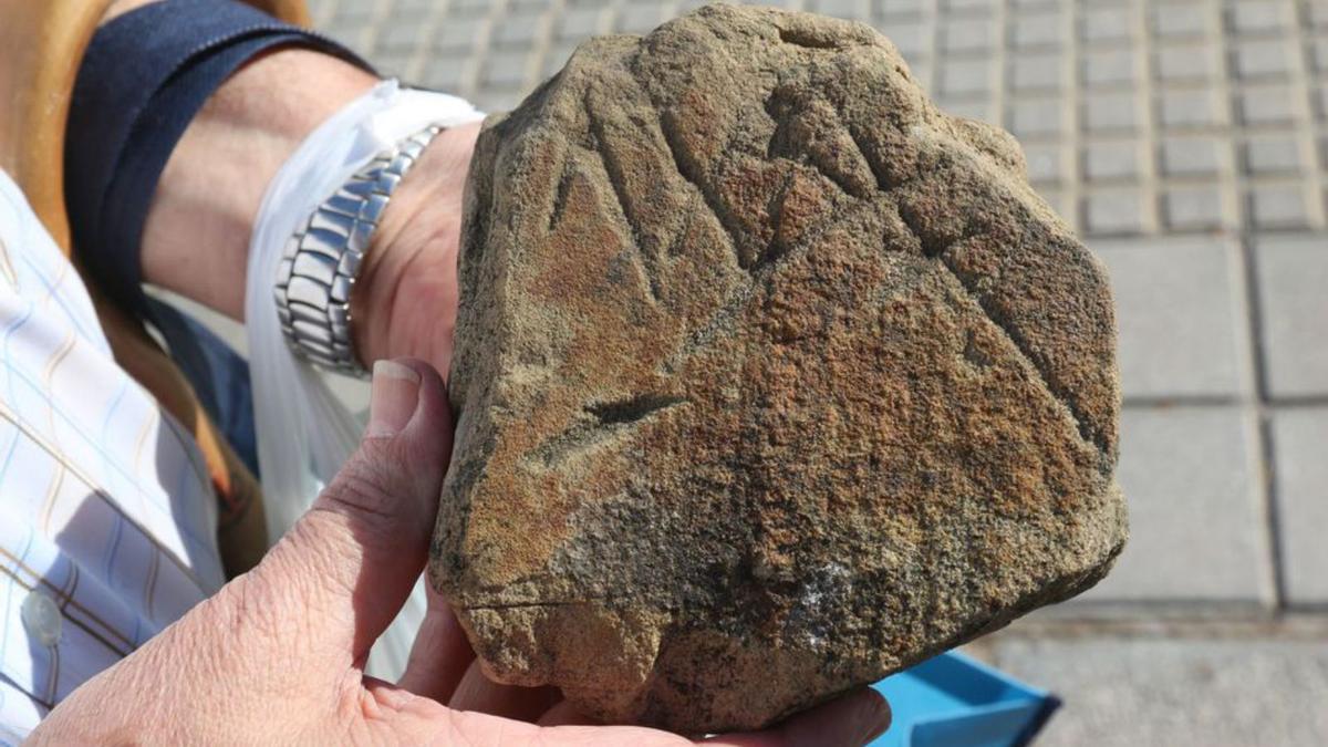 Piedra con Escritura Lineal Megalítica localizada en Málaga