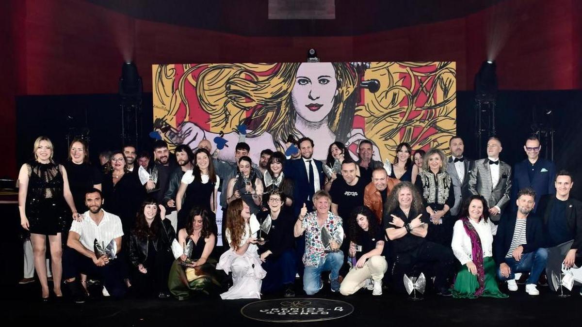 Foto de familia con los premiados en la gala celebrada el pasado abril en Monzón.