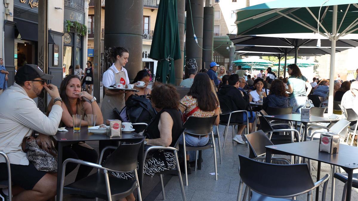 Terrazas completas durante las fiestas del Pilar.