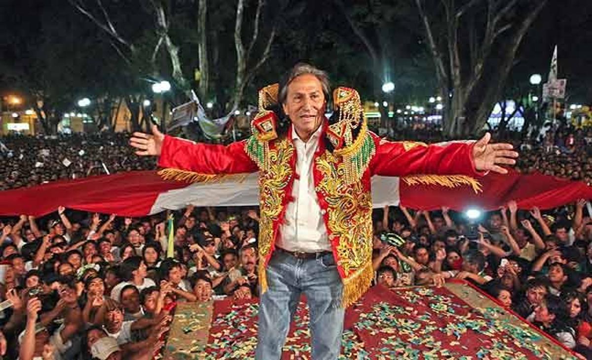 L’expresident i candidat presidencial peruà Alejandro Toledo durant un míting de campanya a Huánuco (Perú) a 10 dies de les eleccions presidencials
