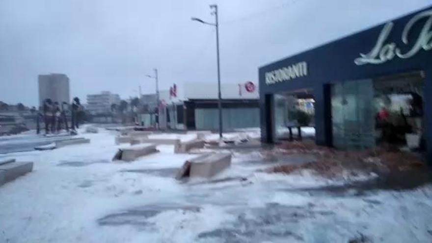 El temporal destroza el paseo del Arenal de Xàbia