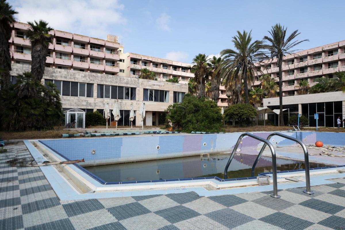 Piscina exterior del Sidi Saler