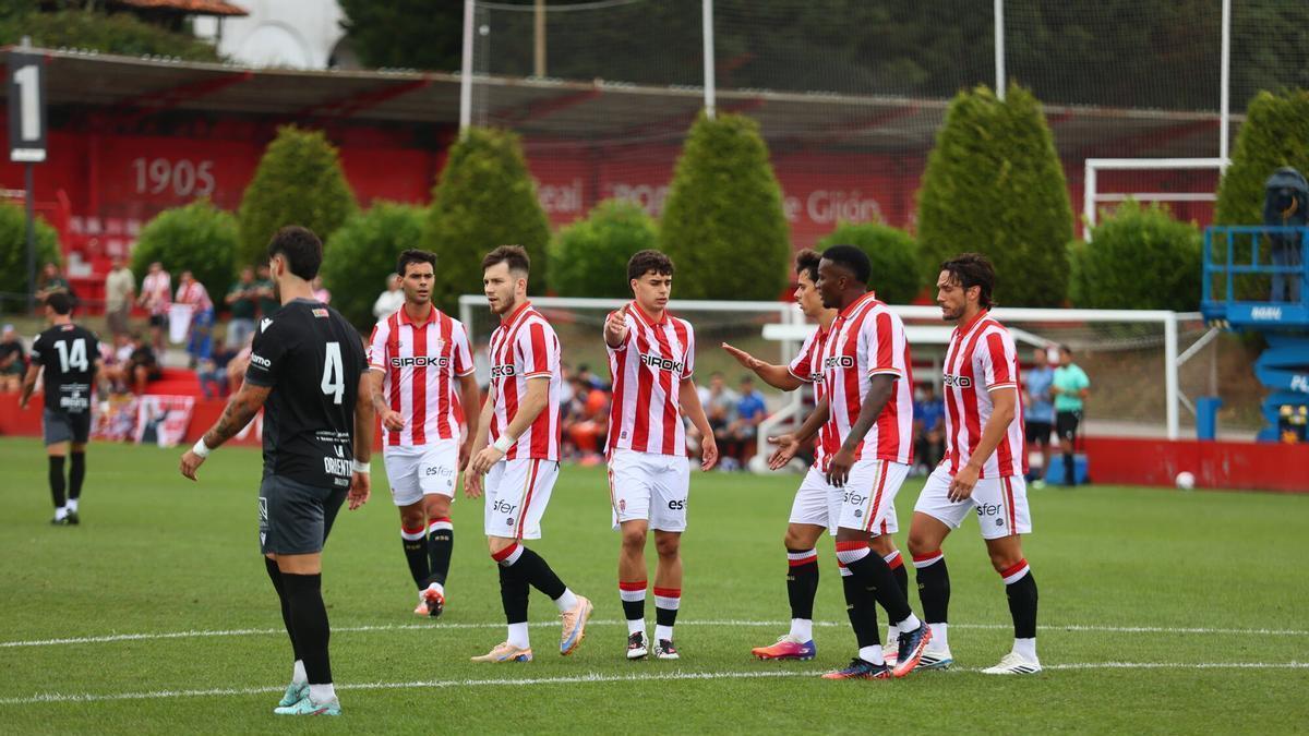 Los nuevos fichajes del Sporting se presentan este martes en El Molinón