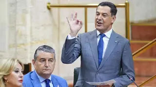 Los contratos de Salud abren un frente político al Gobierno de Moreno en Andalucía
