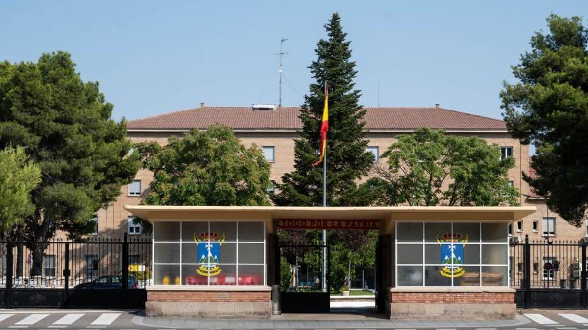 Fachada del Hospital Militar de Zaragoza.