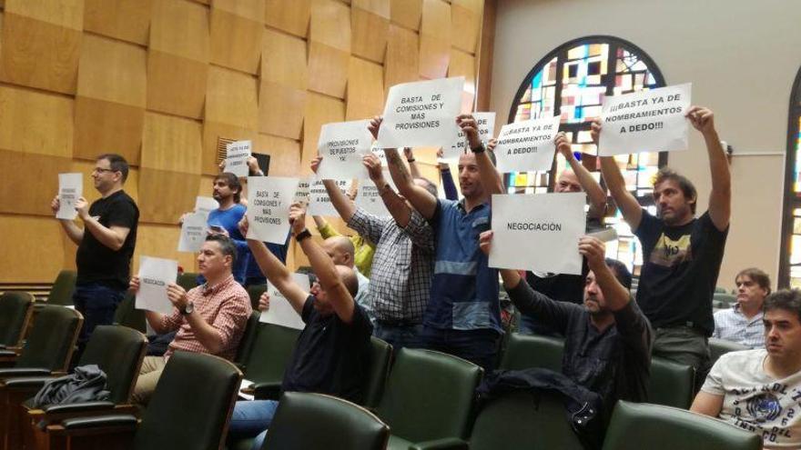 Protesta sindical en el Ayuntamiento de Zaragoza