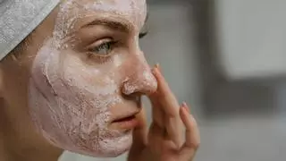 Álex Docampo, dermatólogo, advierte sobre los riesgos del skincare: "Esto puede arruinar tu piel y tu cartera"
