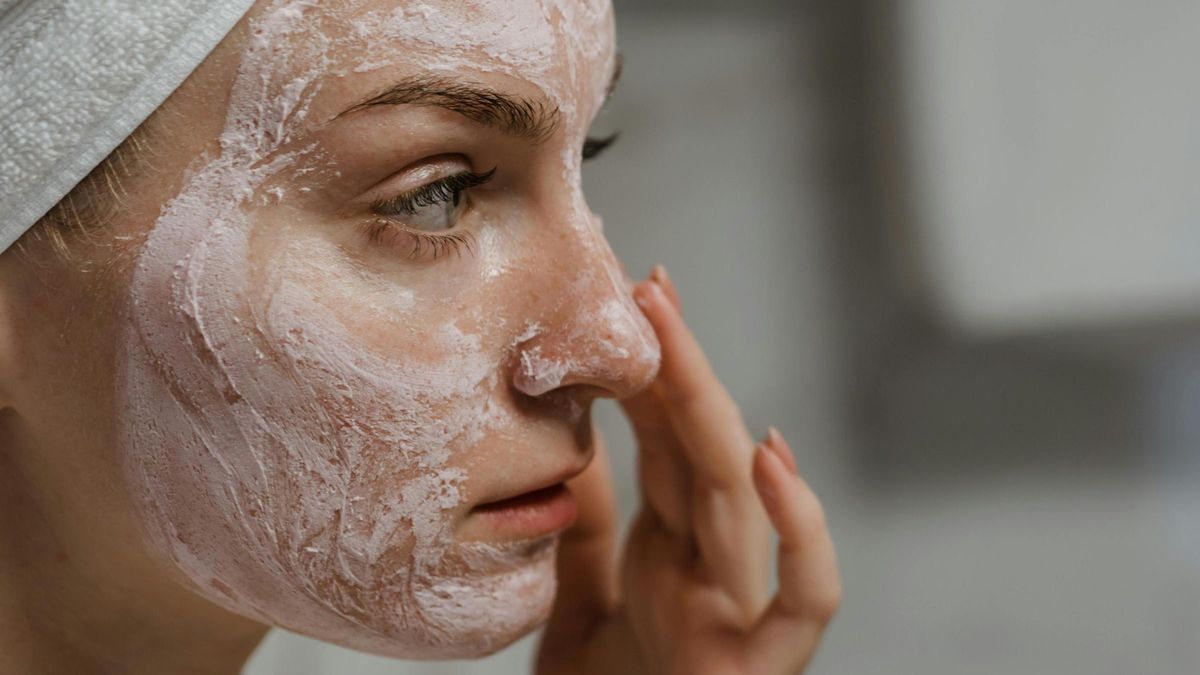 Álex Docampo, dermatólogo, advierte sobre los riesgos del skincare: "Esto puede arruinar tu piel y tu cartera"
