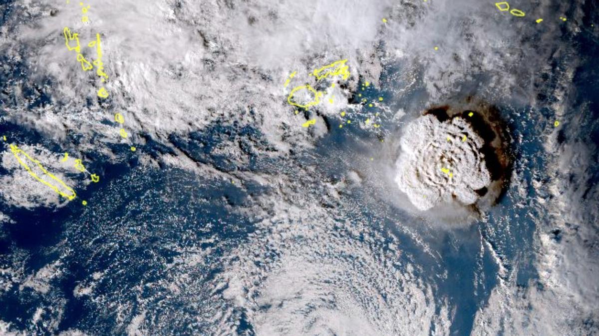 Vista por satélite de la erupción