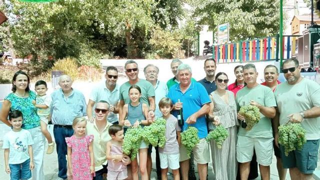 Ganadores y organizadores del certamen, este sábado en la caseta municipal. | JOSÉ ANTONIO AGUILAR