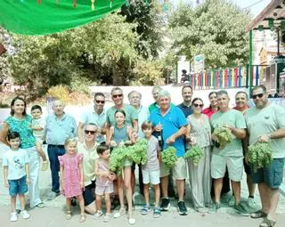 Un racimo de casi tres kilos se impone en el Concurso Provincial de Racimos de Uva del Llano del Espinar