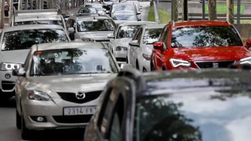 Cues per la topada entre un cotxe i un bus de línia