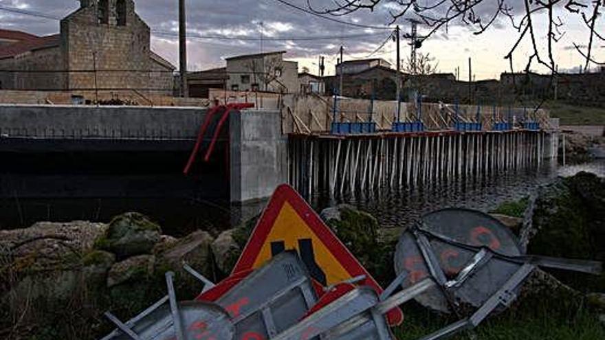 Estado de las obras del puente de Badilla.