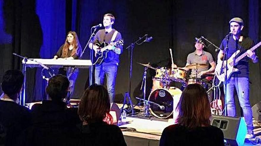 Un moment de l&#039;actuació d&#039;Arlet al Teatre Municipal l&#039;Ateneu d&#039;Igualada