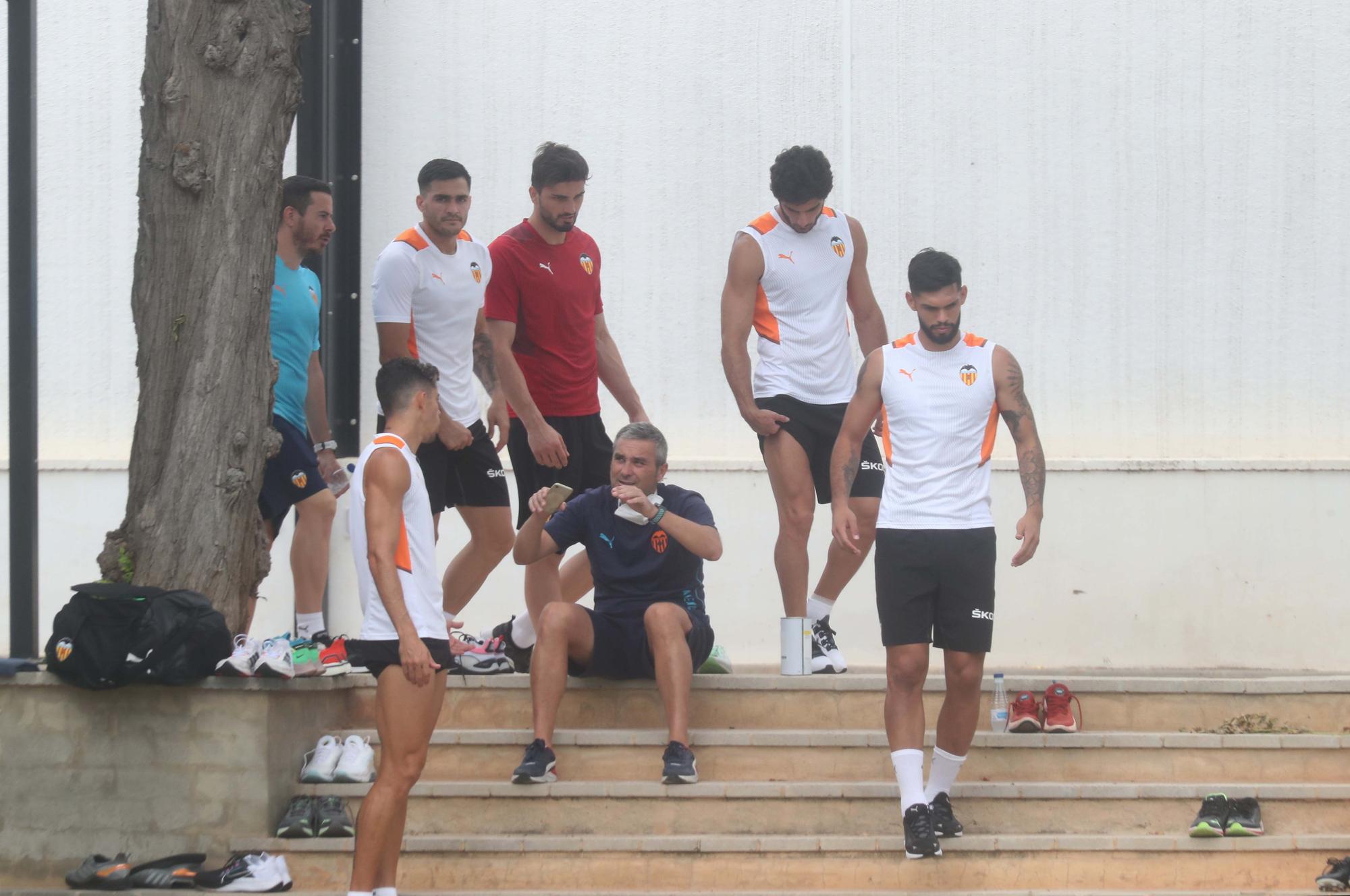 Entrenamiento en dos grupos para el Valencia CF