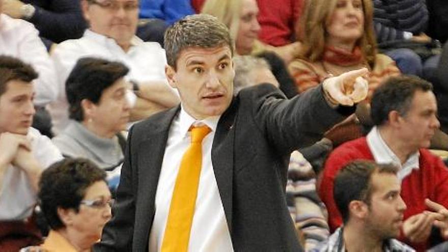 Perasovic no olvida la importancia de reforzar el perímetro