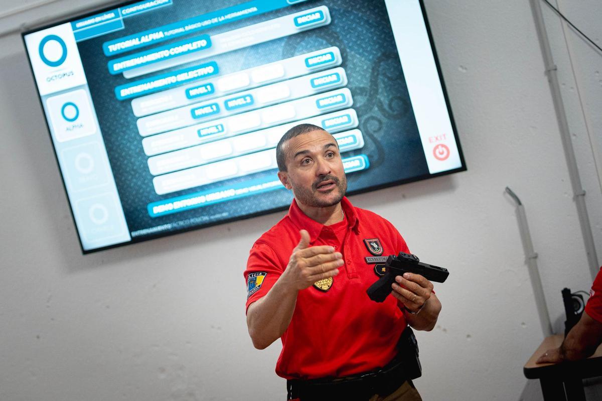 Eduardo de Cobos, instructor del Plan Regional de Tiro de Canarias
