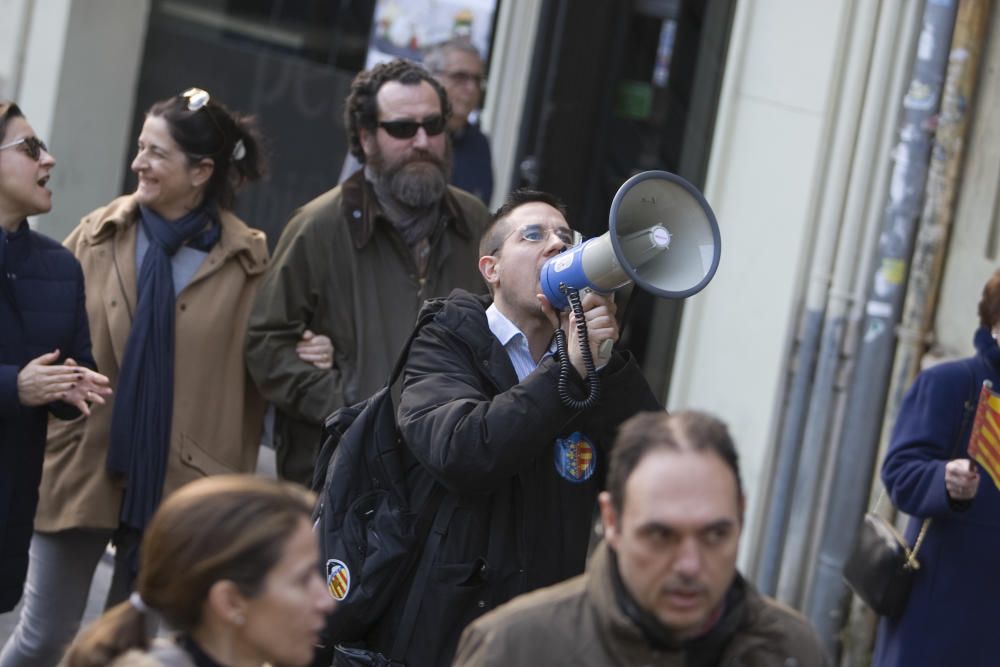 Manifestación en València contra el plurilingüismo