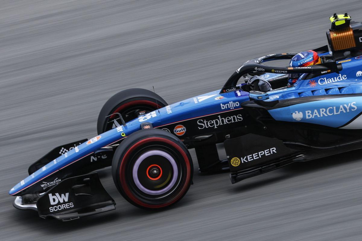 SEPANG (Malaysia), 03/10/2026.- Williams driver Carlos Sainz Jr of Spain competes in the third free practice session for the Formula One Bahrain Grand Prix in Malaysia, in Sepang, Malaysia, 03 October 2026. The 2026 Formula 1 Bahrain Grand Prix in Malaysia is held at the Sepang International Circuit on 04 October. (Fórmula Uno, Bahrein, Malasia, España) EFE/EPA/FAZRY ISMAIL
