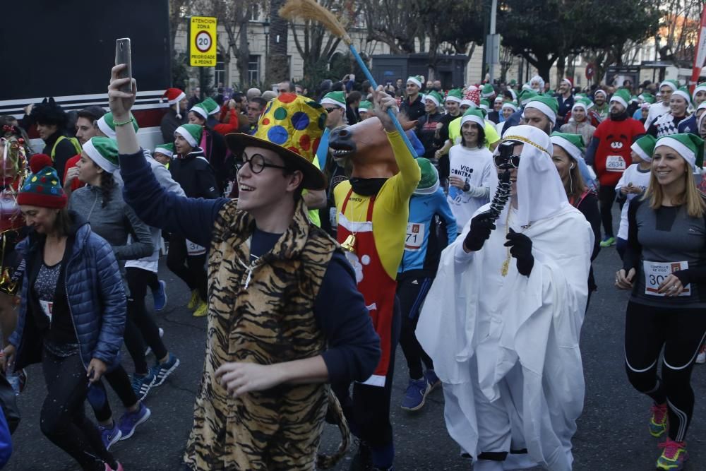 Cerca de 6.000 corredores toman la salida de la Alameda unas horas antes de la Nochevieja