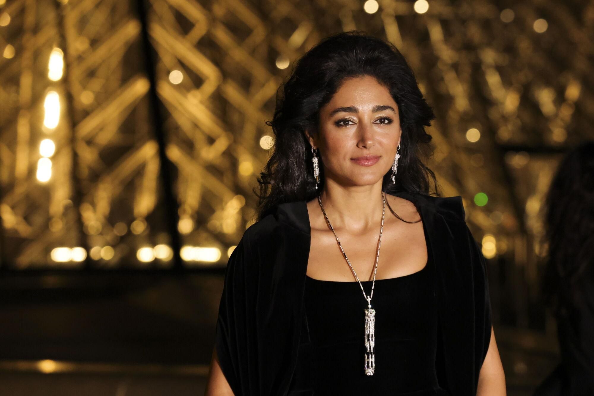 Paris (France), 04/03/2025.- Iranian-French actress Golshifteh Farahan arrives for the 'Le Grand Diner du Louvre' at the Louvre Museum in Paris, France, 04 March 2025. The Louvre Museum is hosting the gala dinner to mark the official opening of Paris Fashion Week and to raise funds to support the Louvre's restoration projects, educational programs, and initiatives aimed at making the museum more accessible to a broader audience. (Moda, Francia) EFE/EPA/TERESA SUAREZ