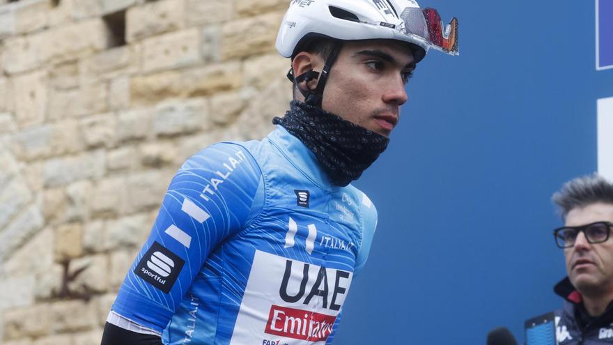 Ayuso afina su puesta a punto de cara al Tour de Francia en el Dauphiné