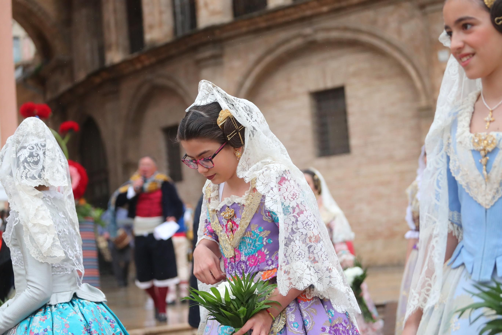 Búscate en el primer día de ofrenda por la calle de la Paz (entre las 17:00 a las 18:00 horas)