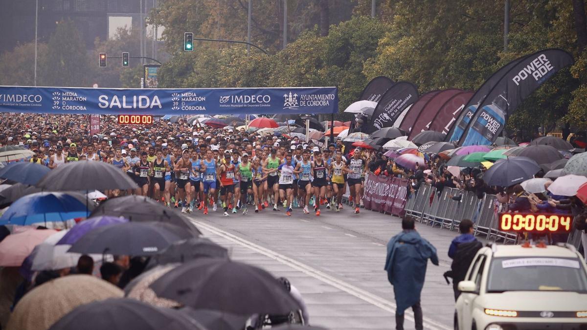 La espectacular salida de la Media Maratón de Córdoba