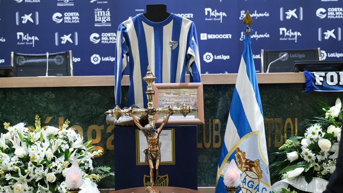 Las imágenes de la capilla ardiente de Antonio Benítez en La Rosaleda