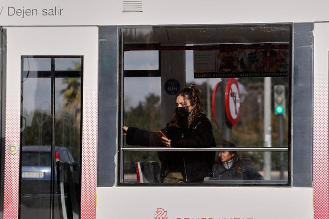 Último día con mascarilla en el transporte público