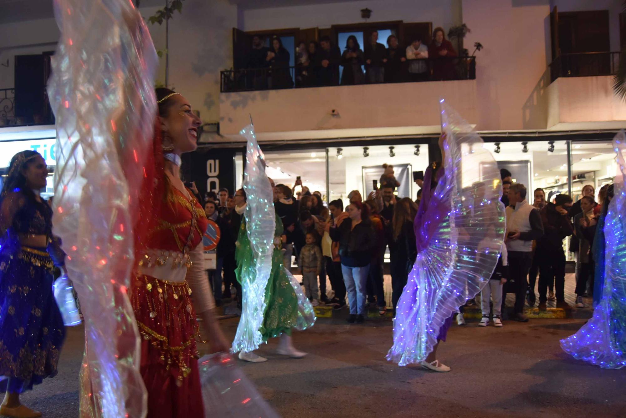 Mira aquí la galería de fotos completa de los Reyes Magos en Santa Eulària