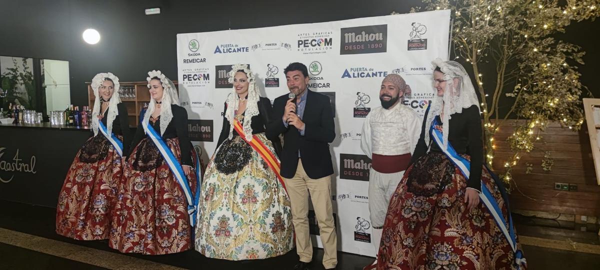 Cena de cargos en Florida Portazgo