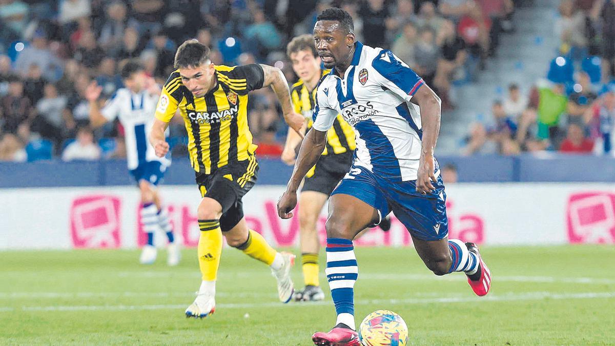 Bouldini, ante el Zaragoza.