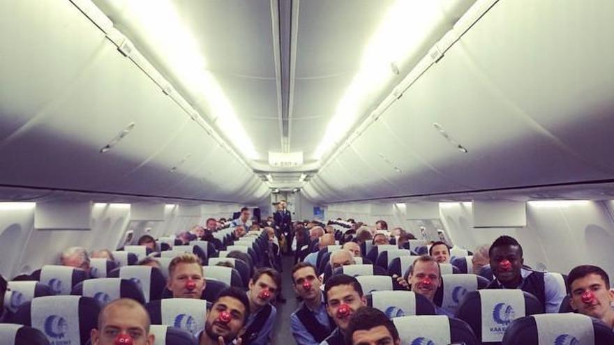 Los futbolistas, en el avión rumbo a Valencia